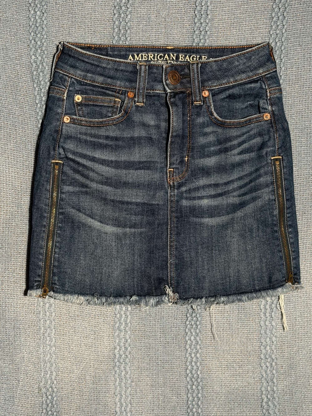 American Eagle Womens 00 Next Level Stretch X Denim Mini Skirt Zipper Raw Hem - Picture 2 of 6